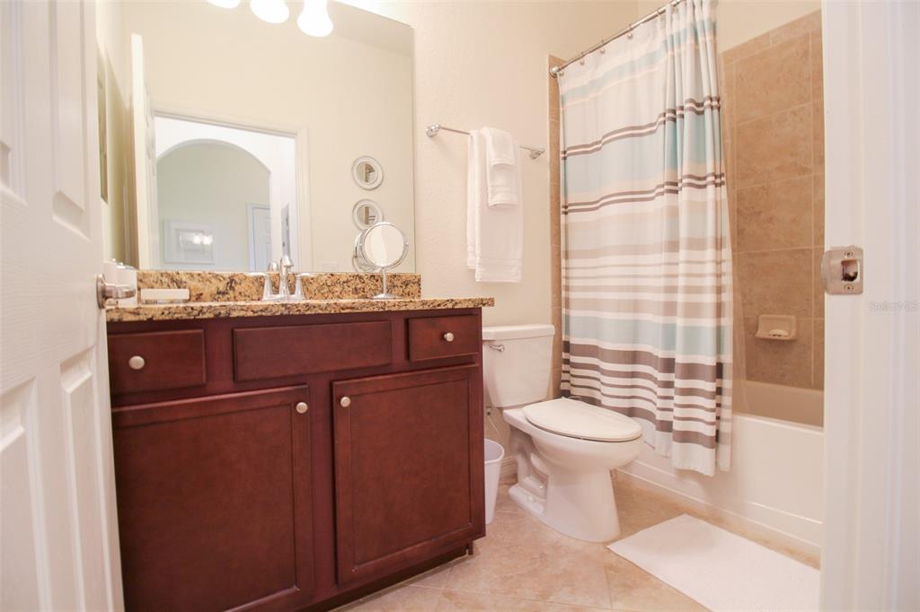 TERRACE I AT LAKEWOOD NATIONAL PH 1 - Residential Lease