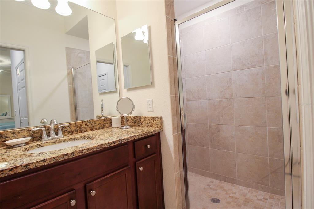 TERRACE I AT LAKEWOOD NATIONAL PH 1 - Residential Lease