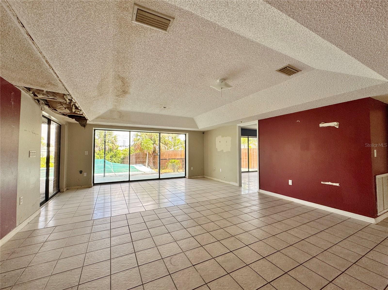 1611 ROBBINS ROAD