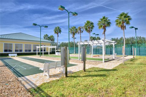 A home in WINTER HAVEN