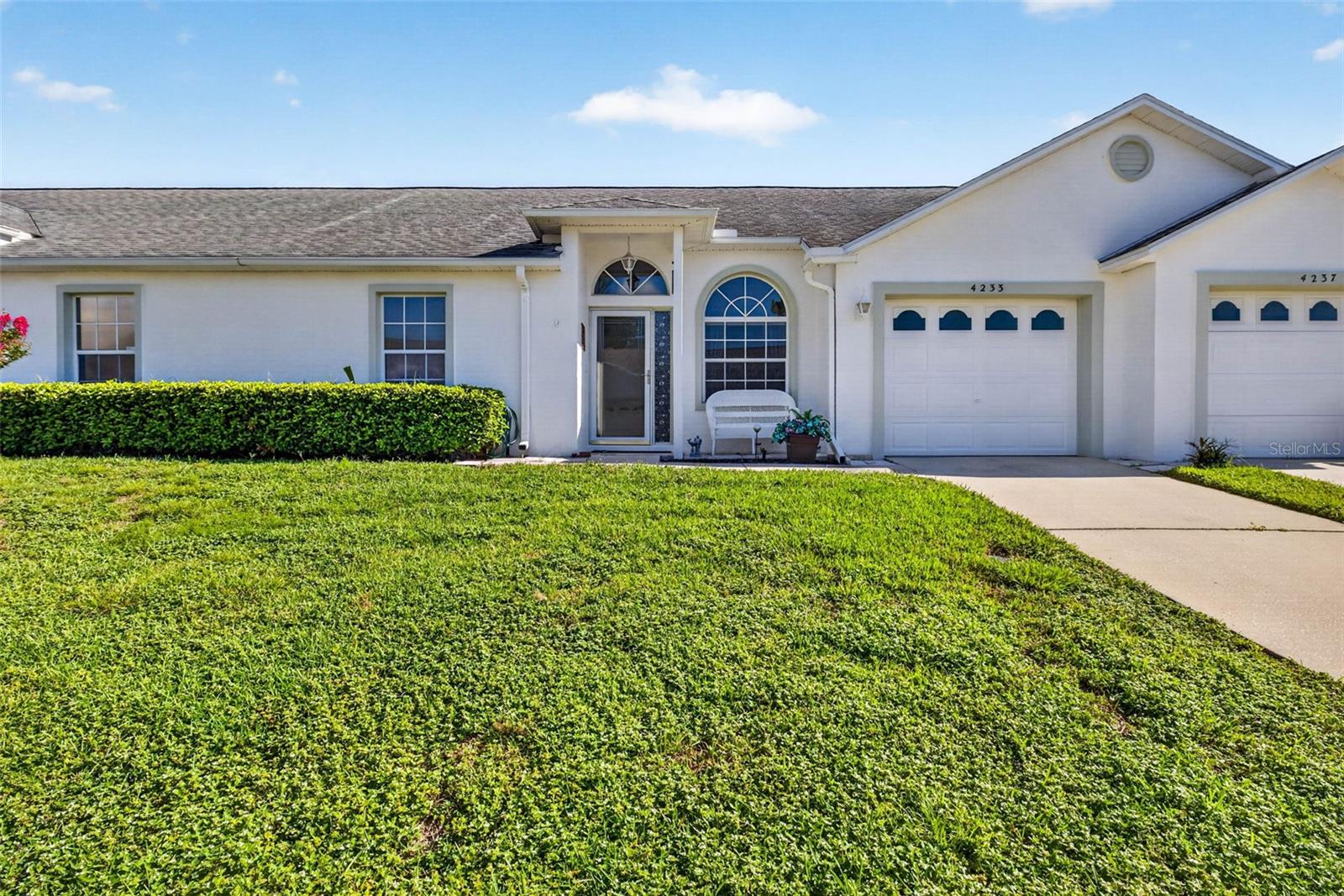 4233 AVANTI CIRCLE