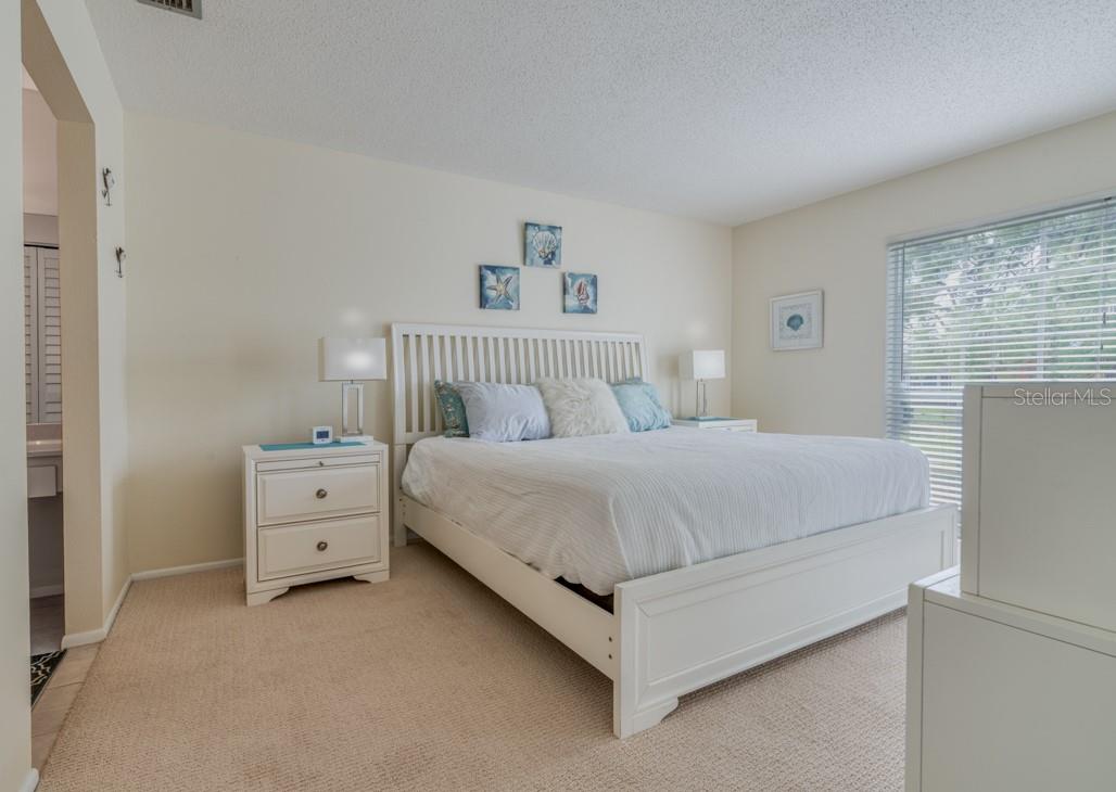 WEDGEWOOD LAKE - Residential