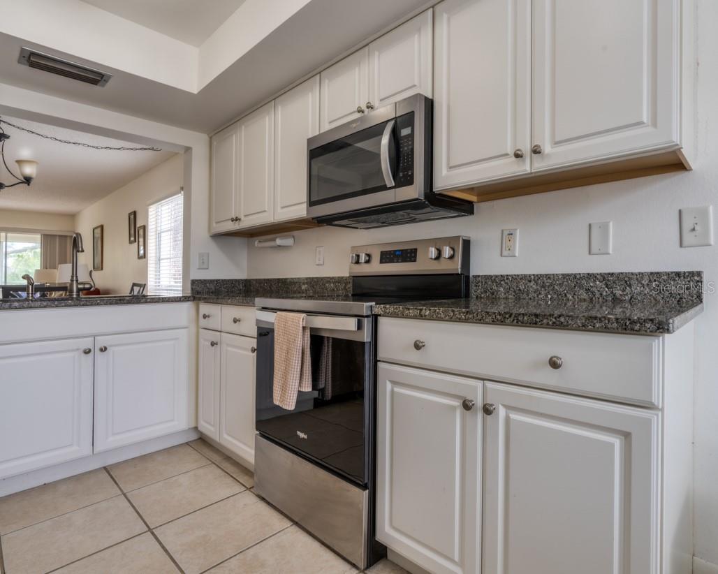 WEDGEWOOD LAKE - Residential