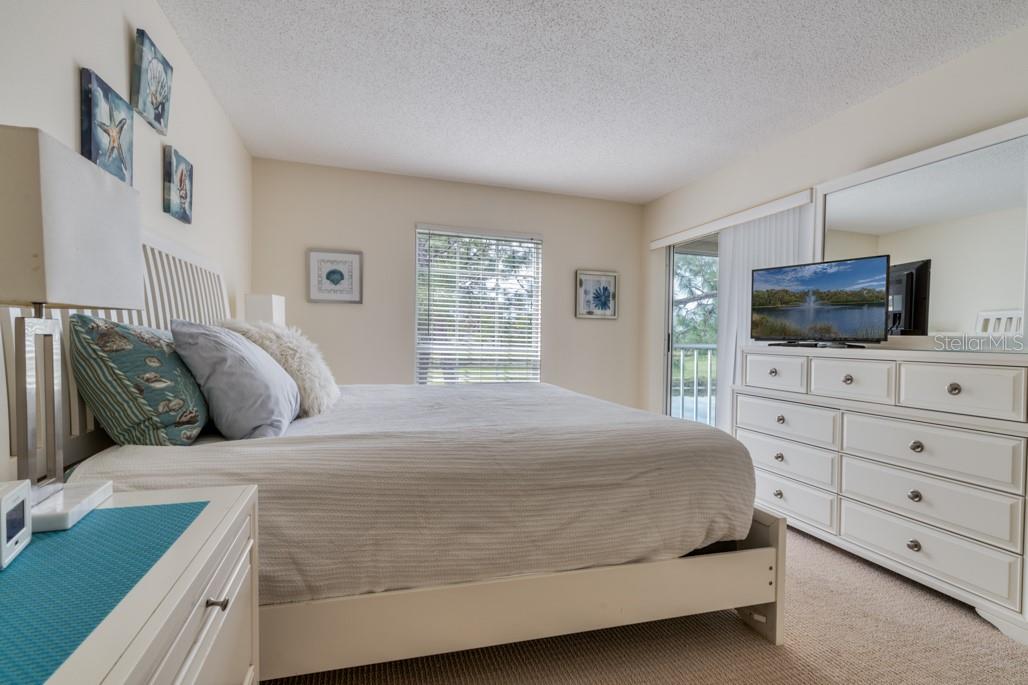 WEDGEWOOD LAKE - Residential