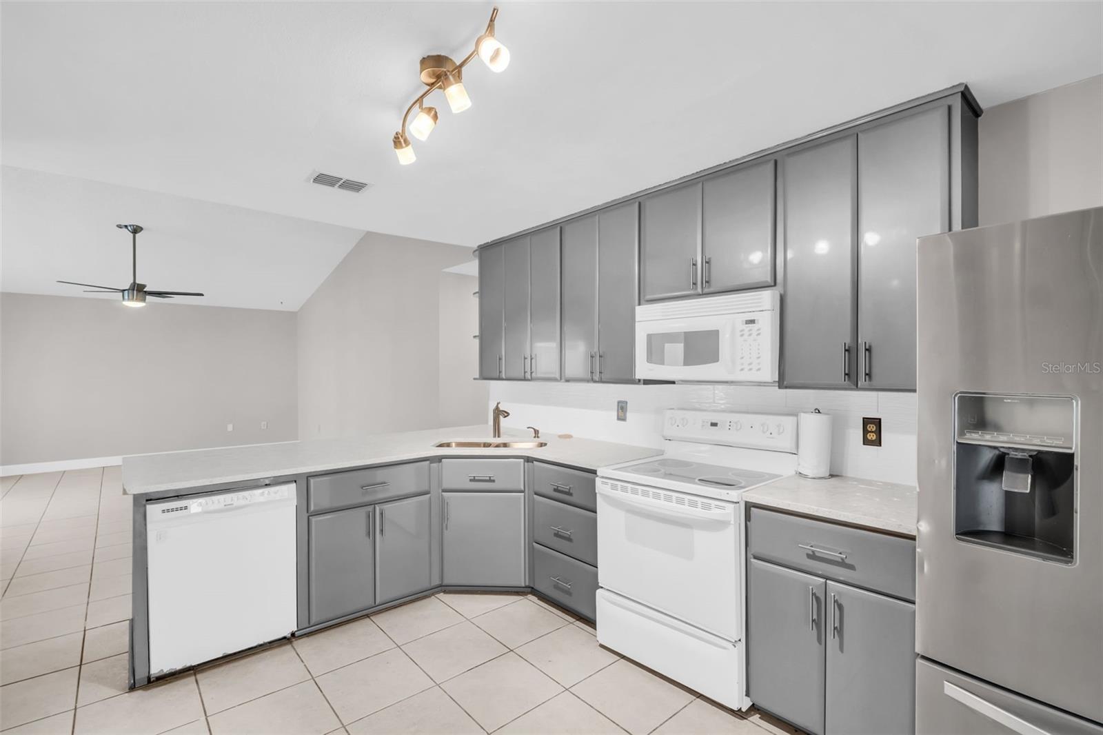 HIDDEN GROVE SUB - Residential