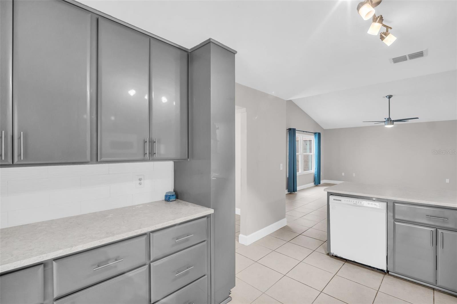 HIDDEN GROVE SUB - Residential