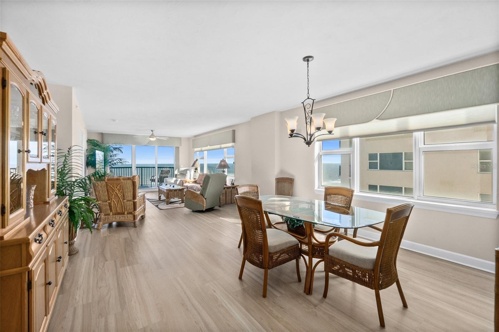 DIMUCCI TWIN TOWERS N & S - Residential