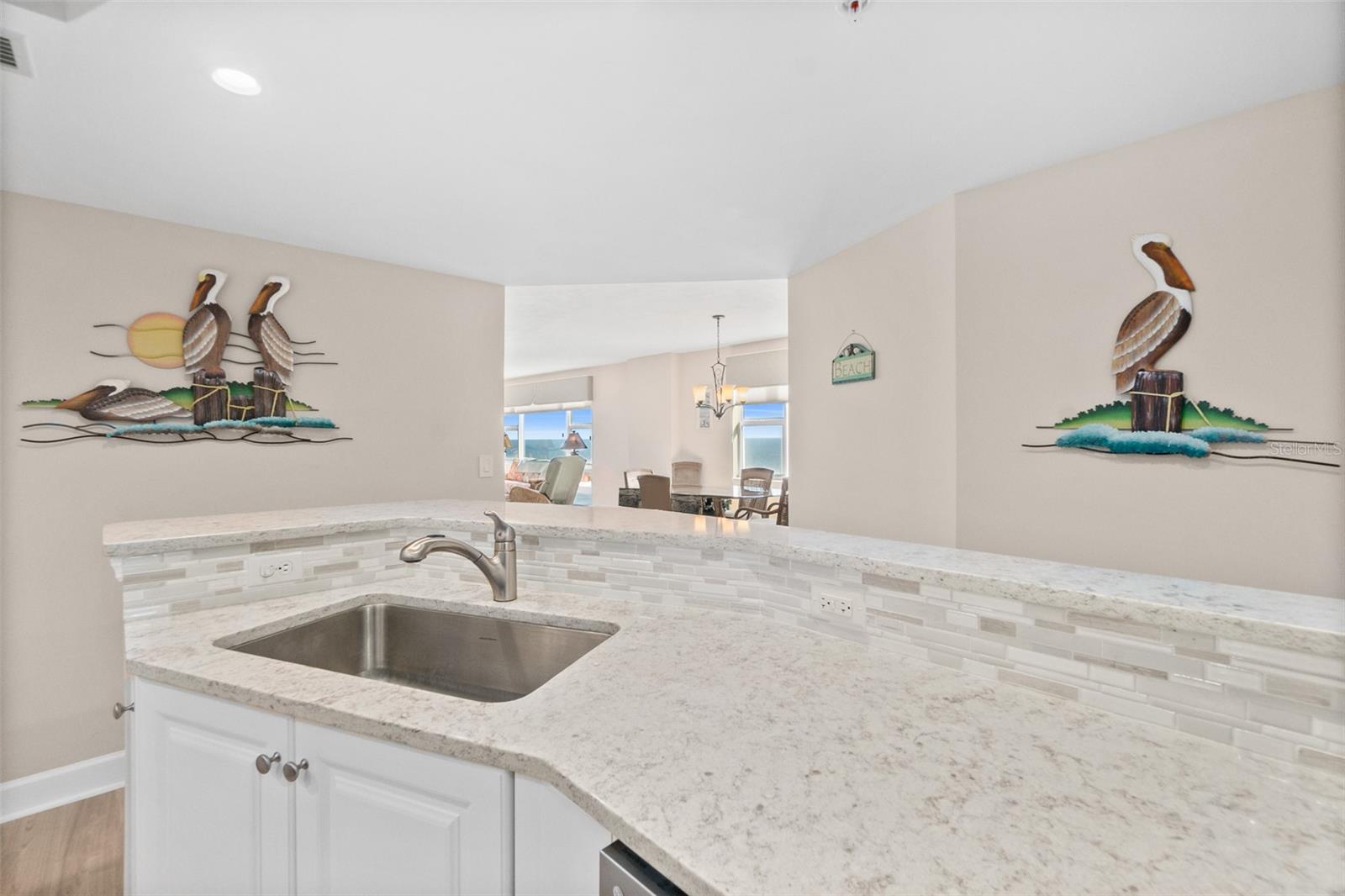 DIMUCCI TWIN TOWERS N & S - Residential