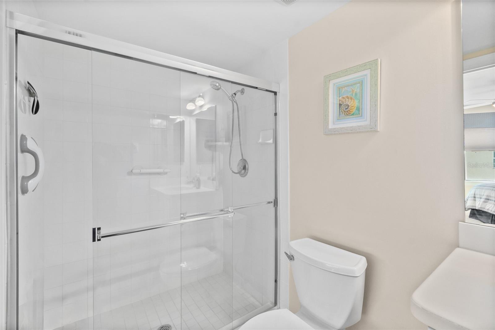 DIMUCCI TWIN TOWERS N & S - Residential