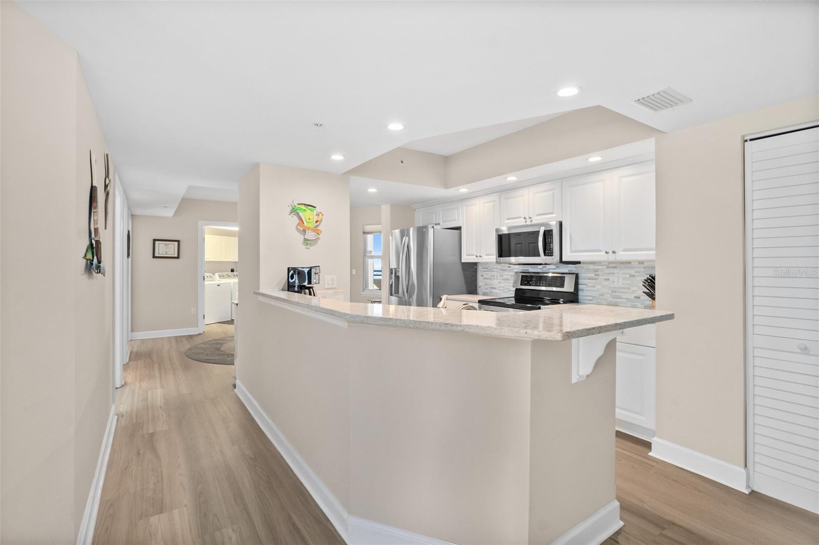 DIMUCCI TWIN TOWERS N & S - Residential