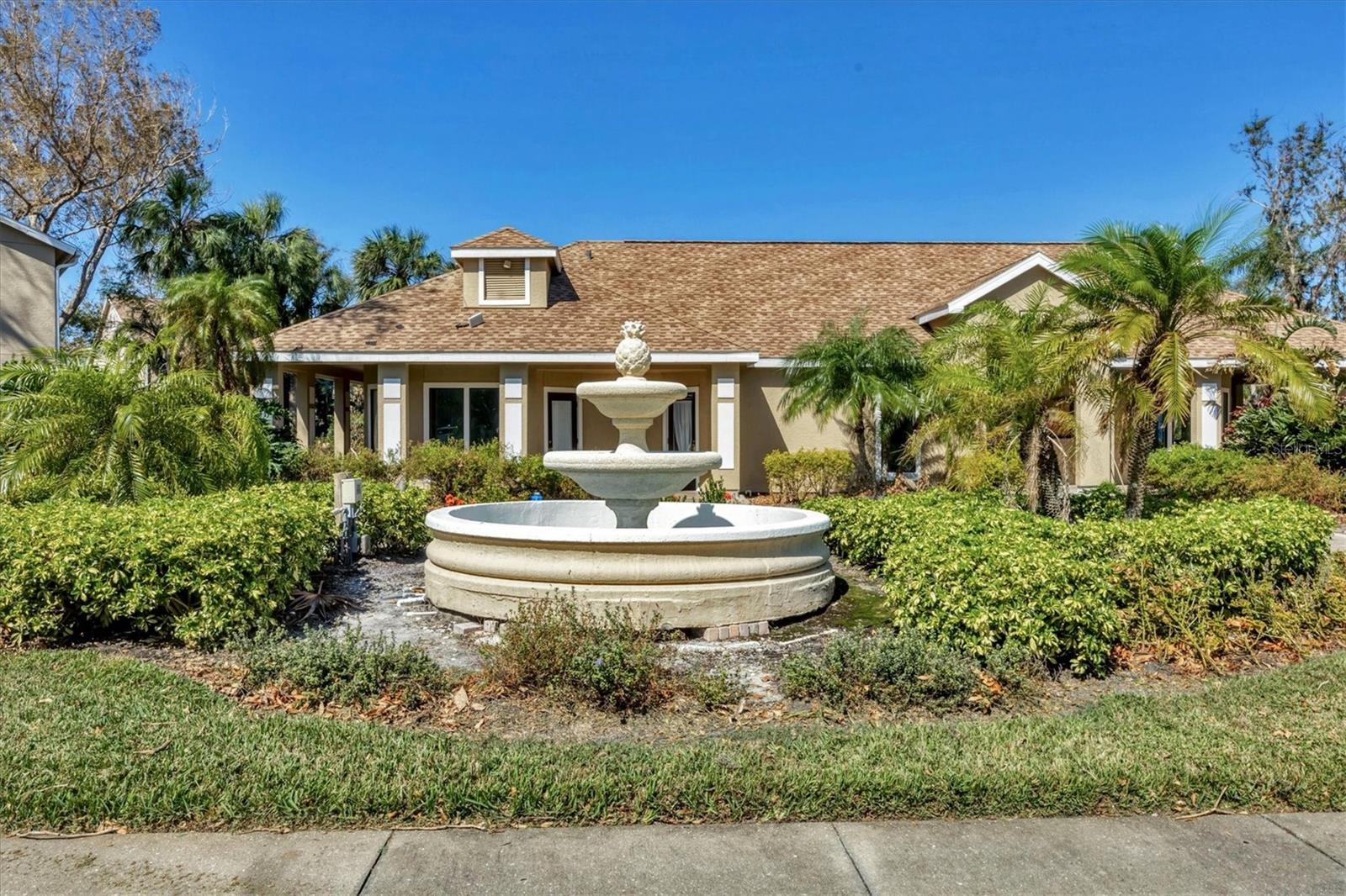 VINTAGE GRAND - Residential