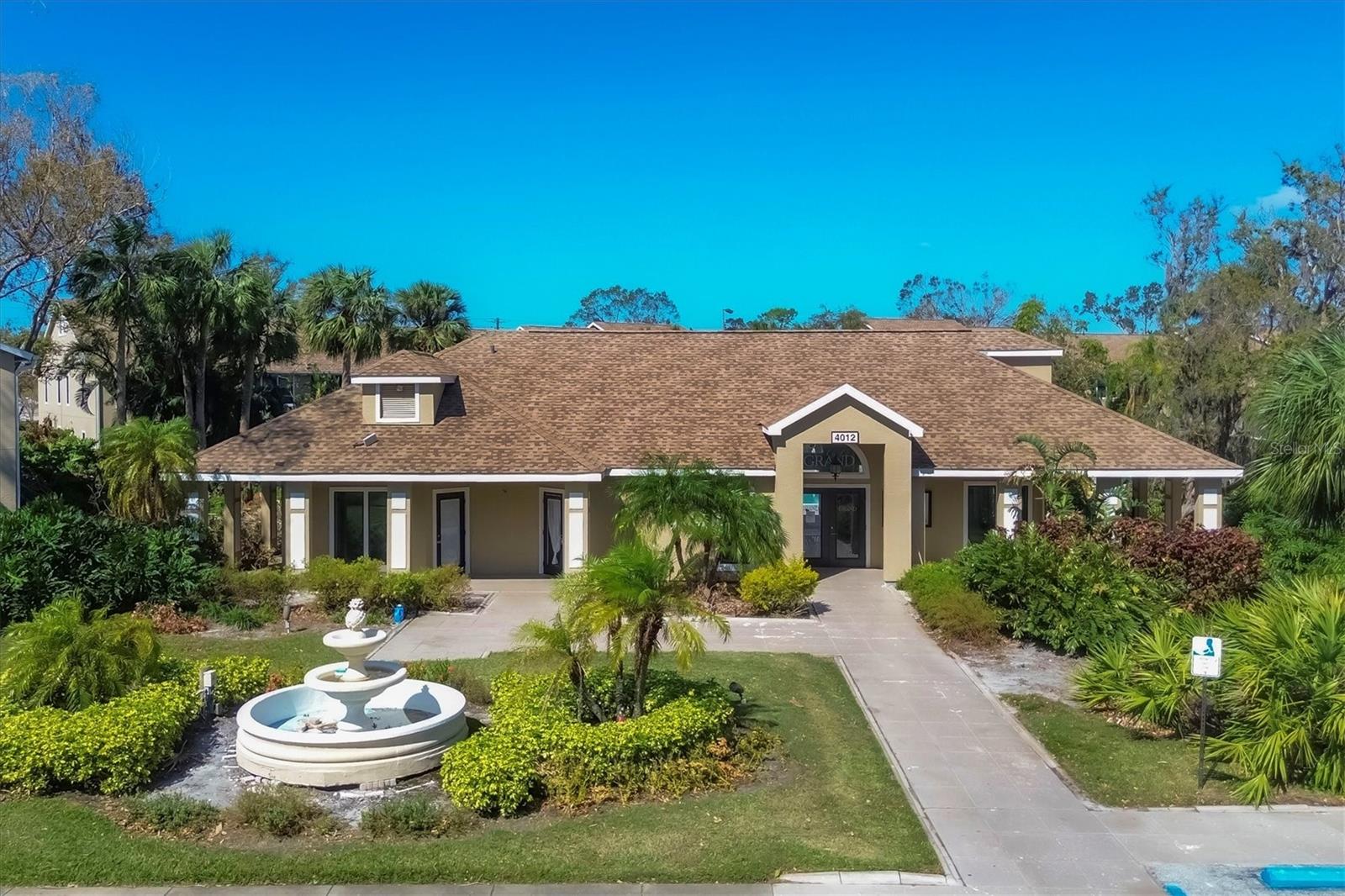 VINTAGE GRAND - Residential