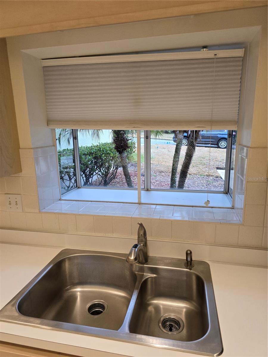 TOWNHOMES VILLAGE - Residential Lease