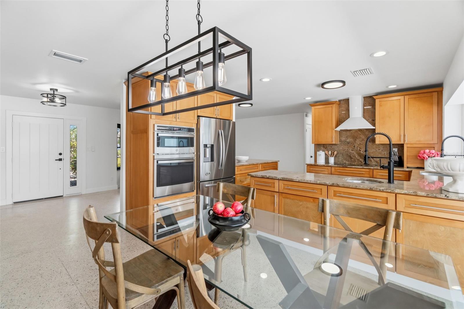 CAPRI ISLE - Residential