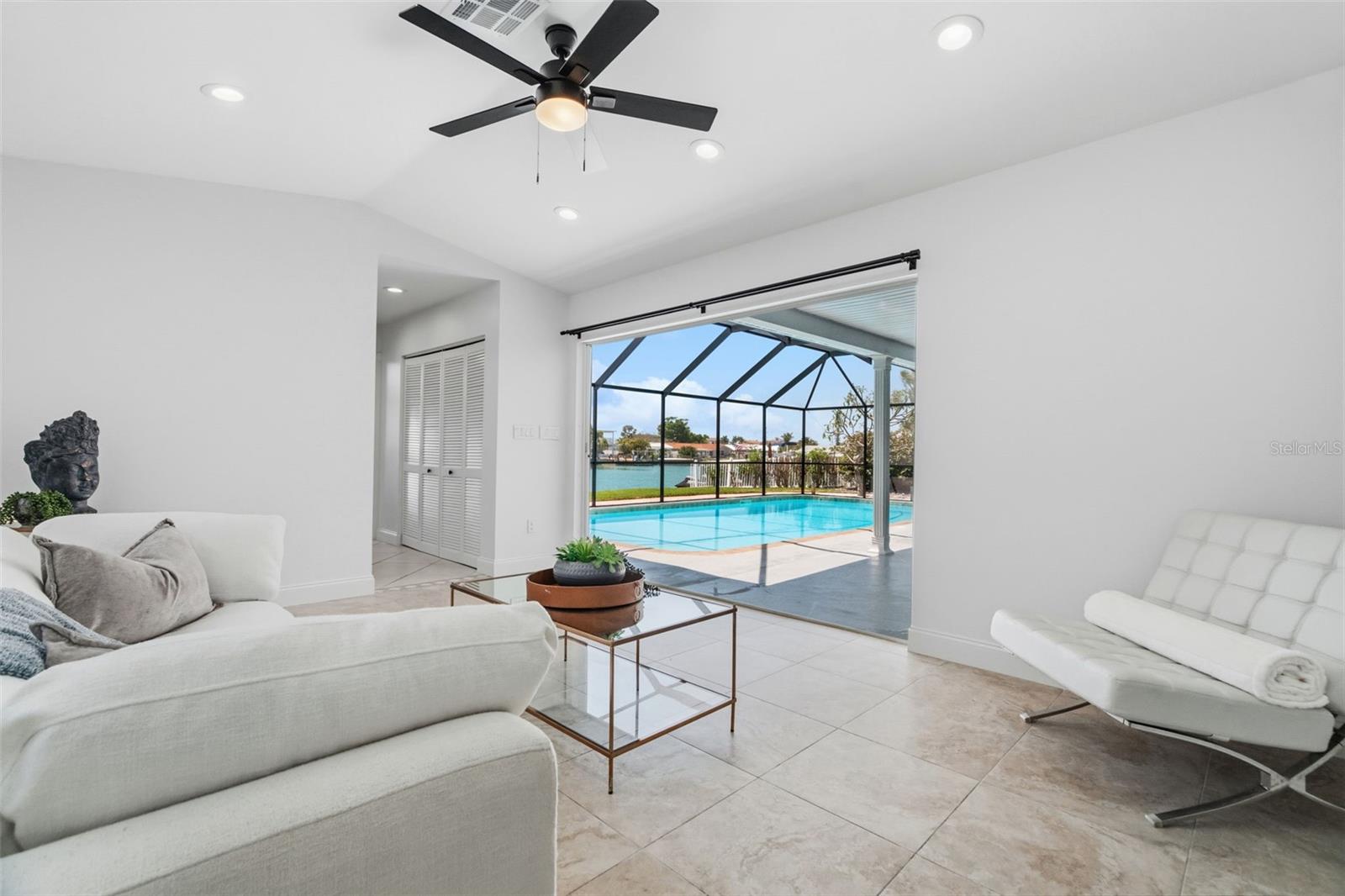 CAPRI ISLE - Residential