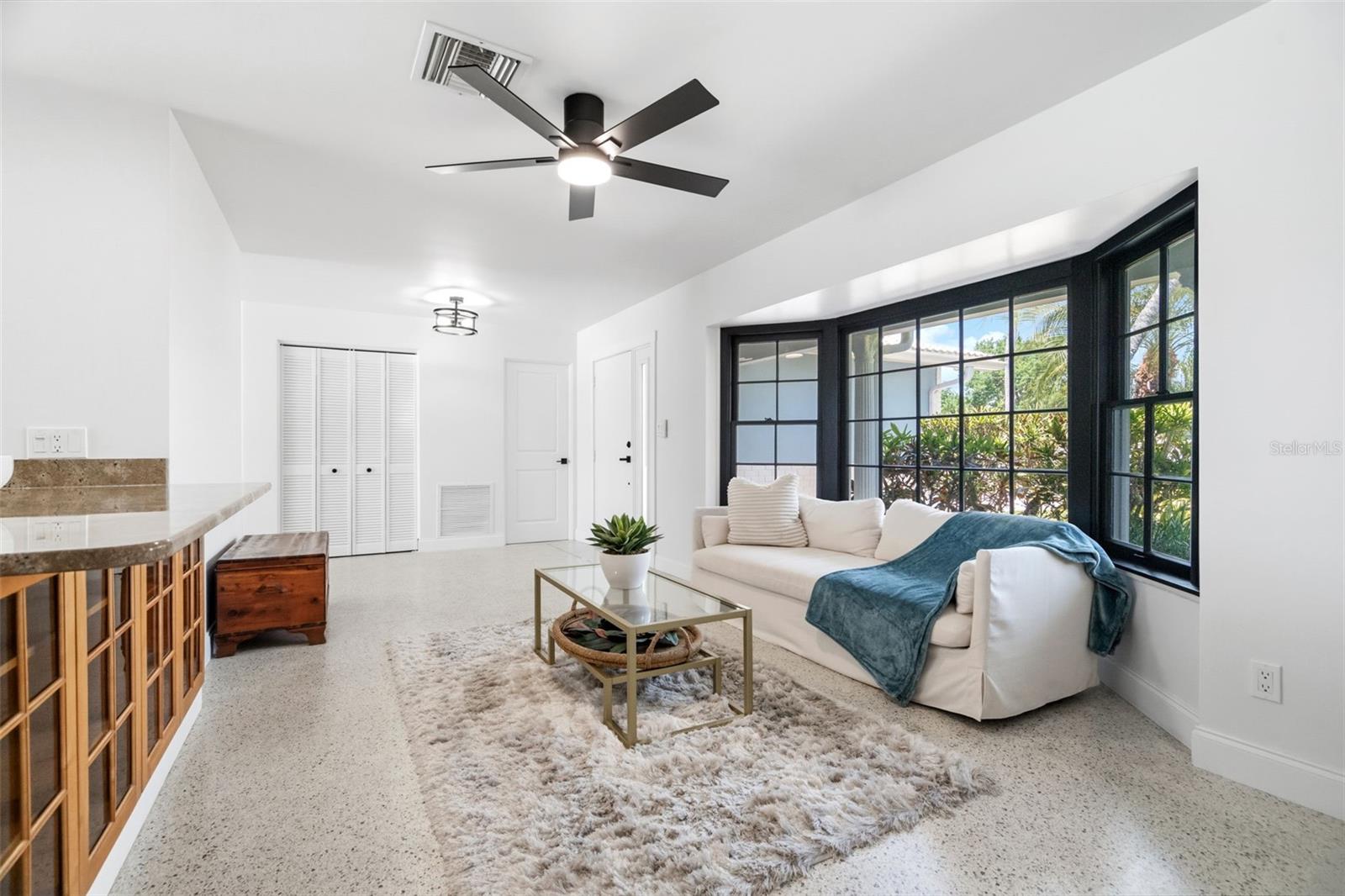 CAPRI ISLE - Residential