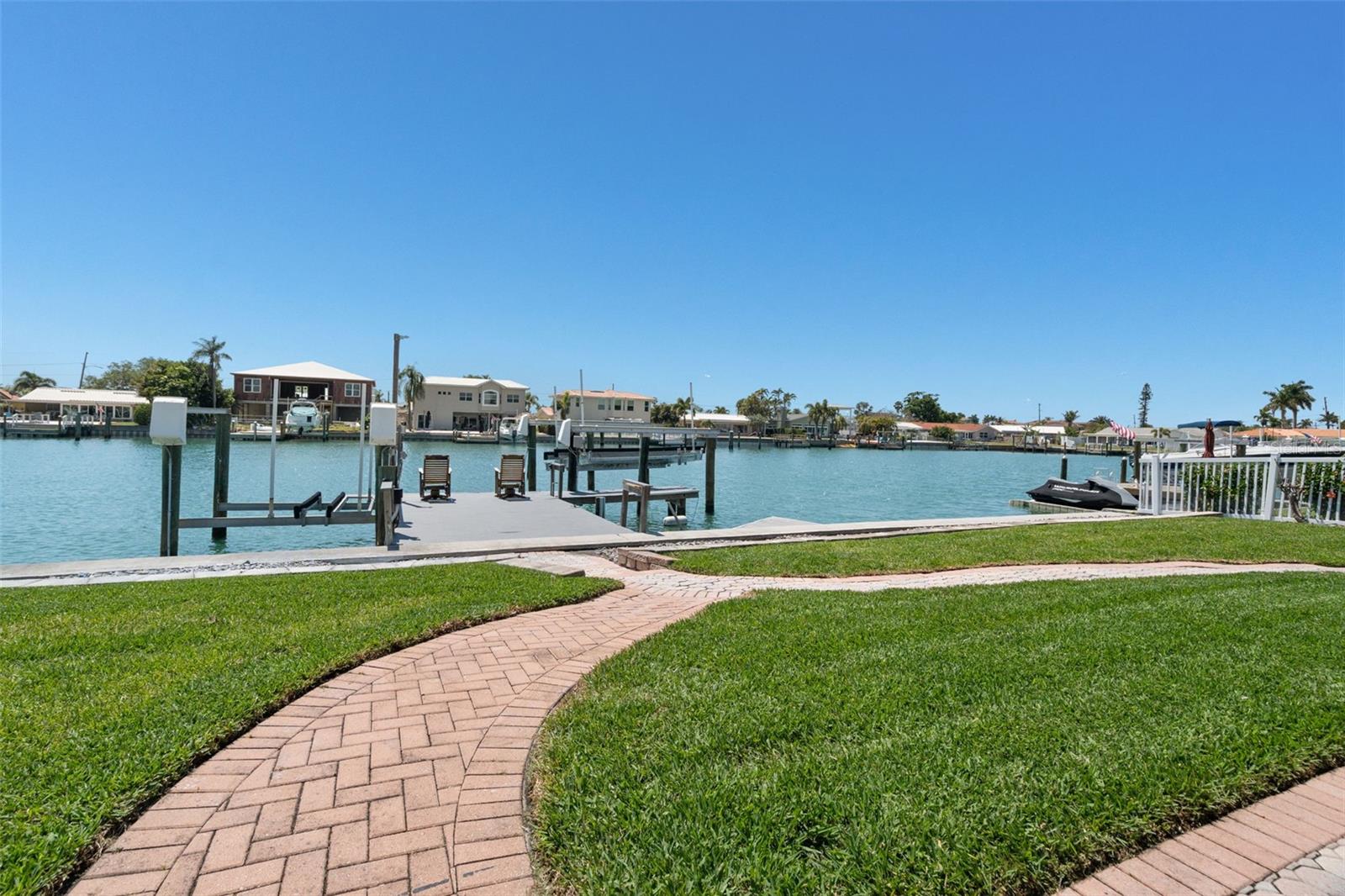 CAPRI ISLE - Residential