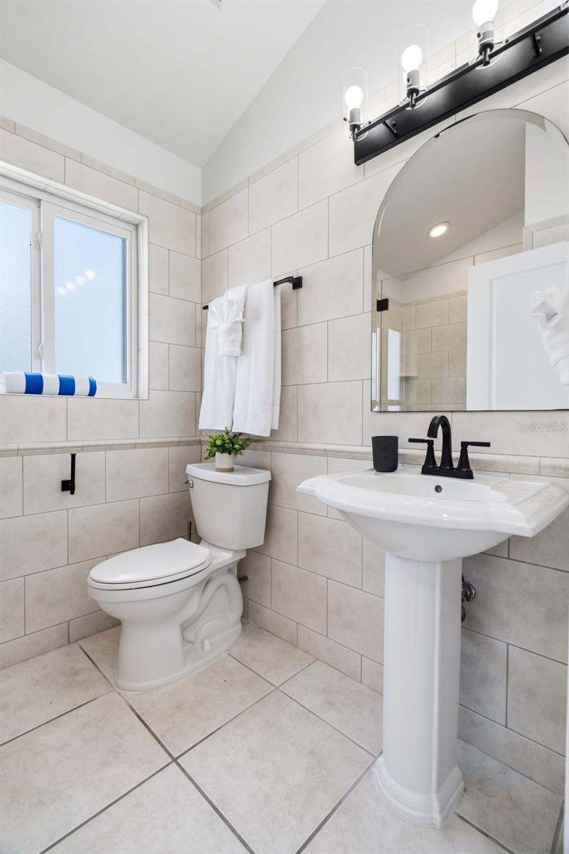 CAPRI ISLE - Residential