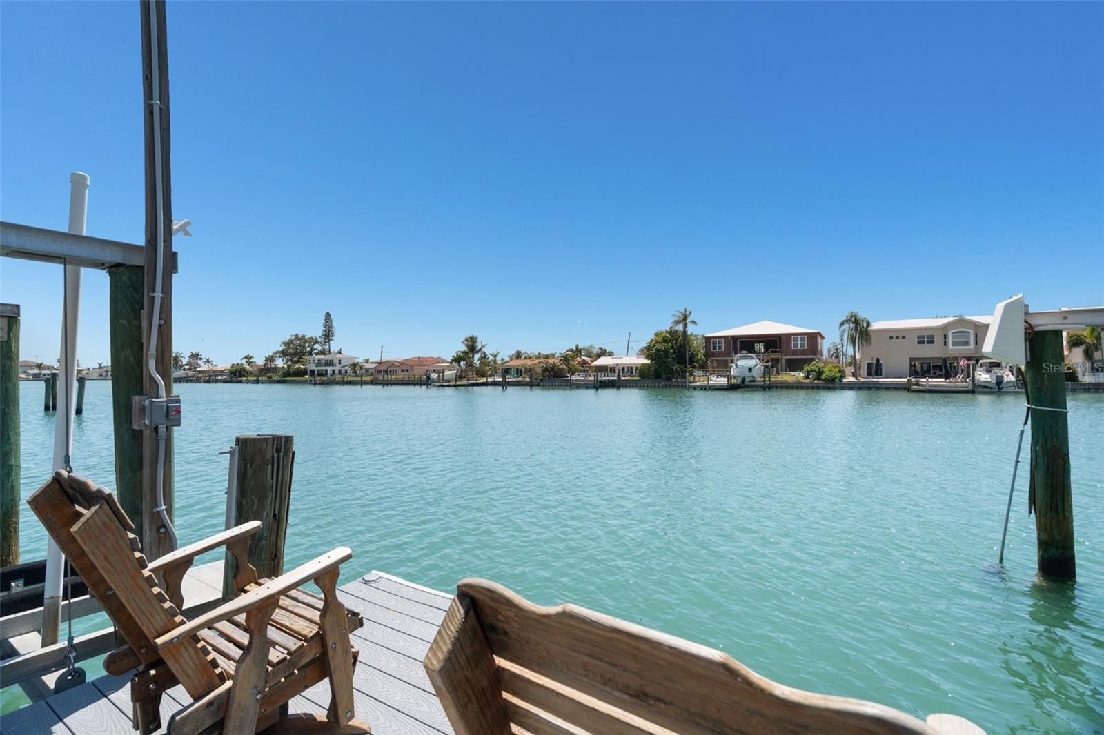 CAPRI ISLE - Residential
