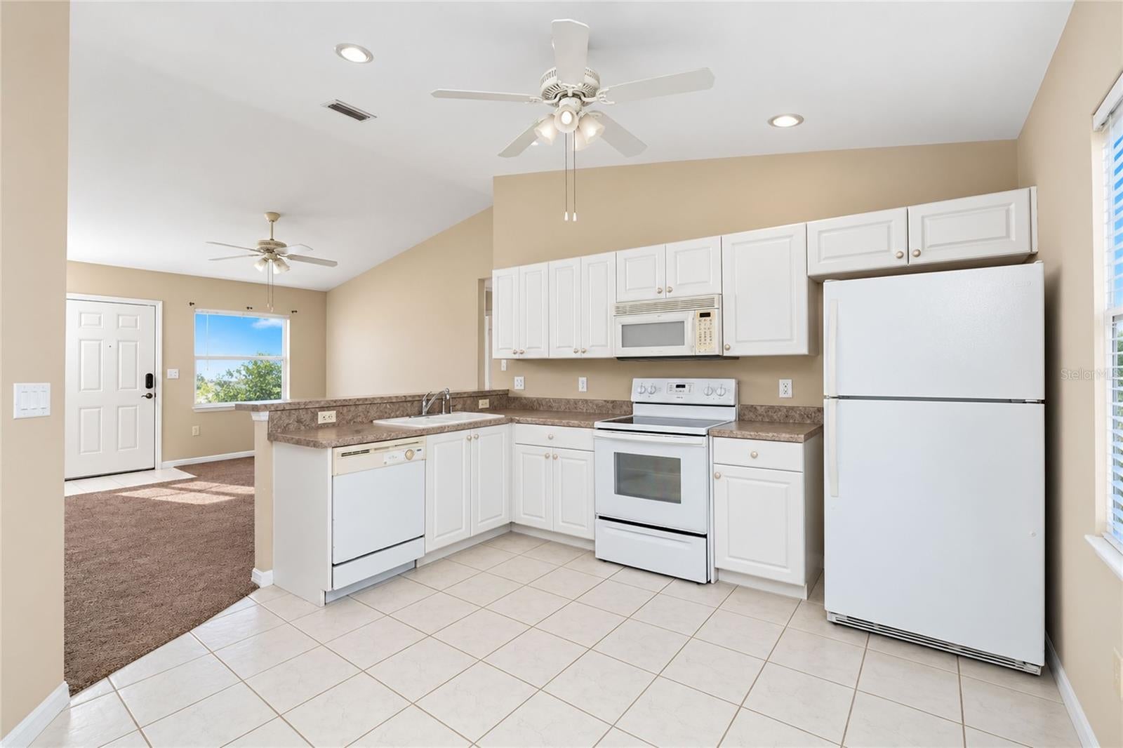 861 POINCIANA ROAD, VENICE, FL, 34293 2 861 POINCIANA ROAD