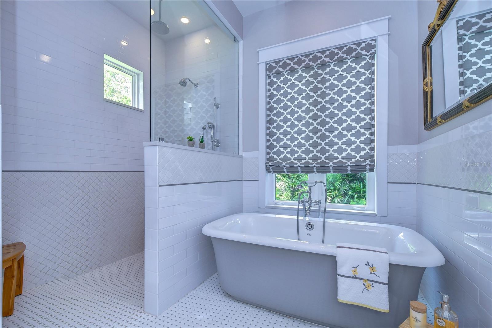 LAKE KEEN ESTATES - Residential