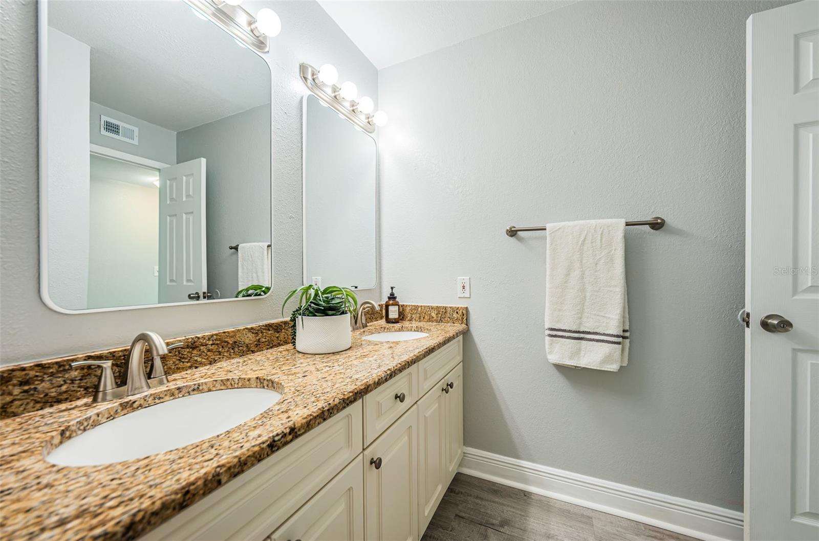 HARBOR CLUB CONDO - Residential