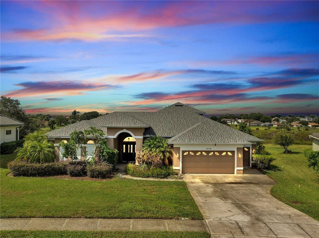 Photo of 1310 Lexington Parkway, Apopka, FL 32712 (MLS # O6350175)