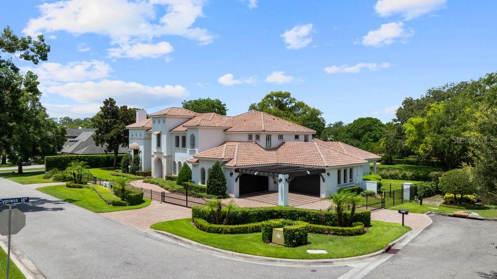 2211 AZALEA PLACE