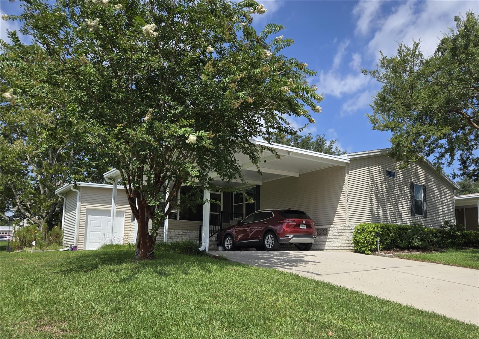 2723 LAKE GRASSMERE CIRCLE 910