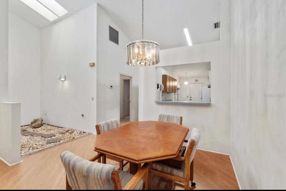 VINTAGE VIEW PH II - Residential