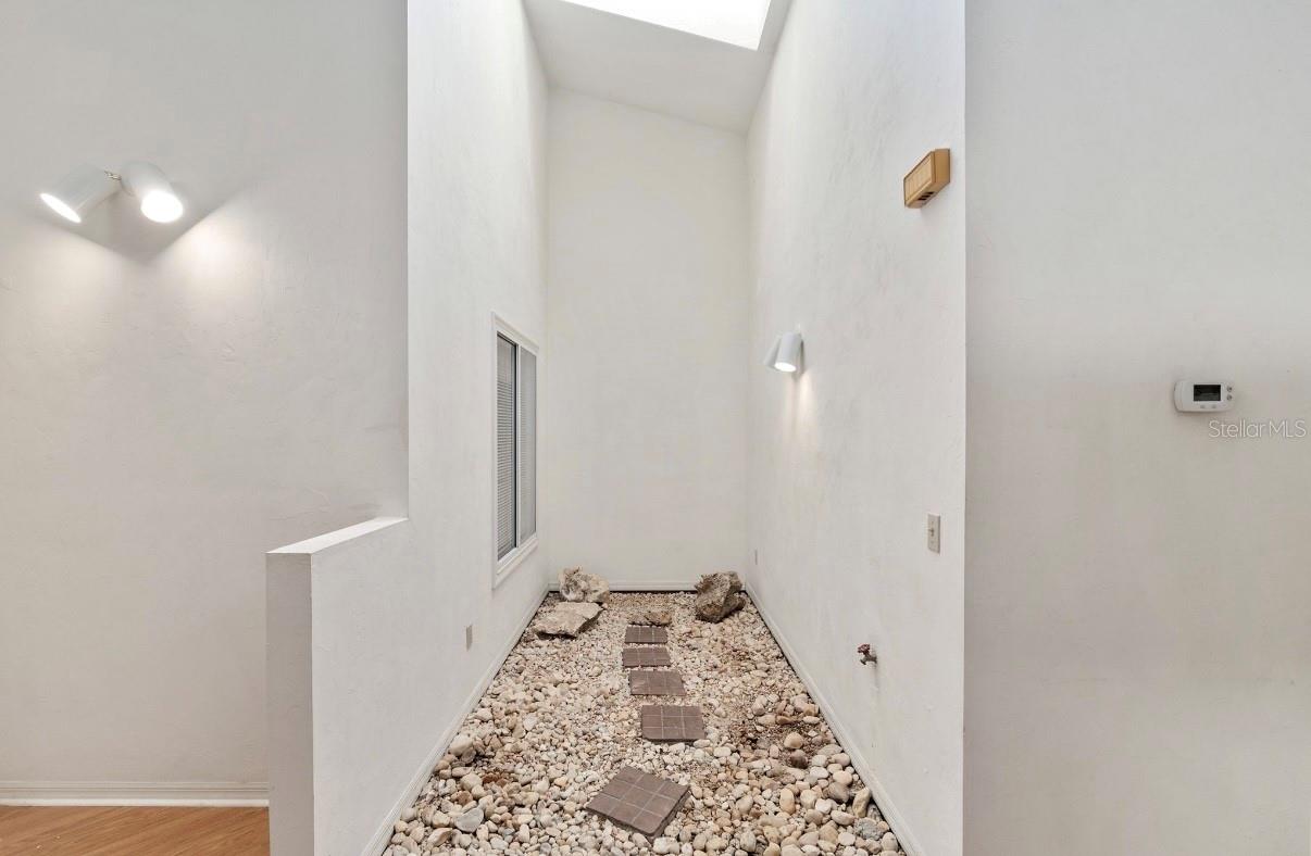 VINTAGE VIEW PH II - Residential