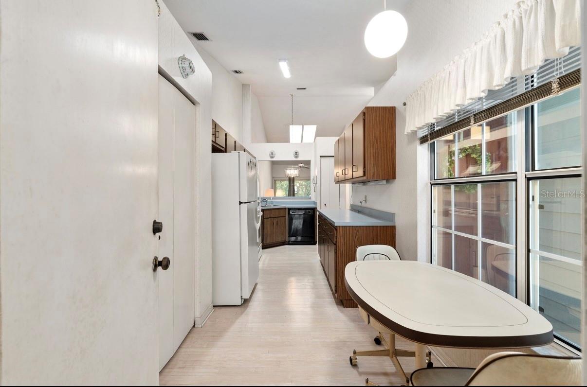 VINTAGE VIEW PH II - Residential