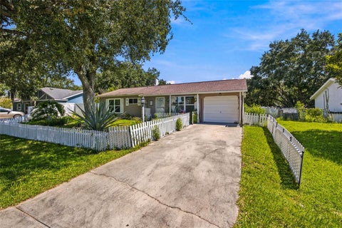 Photo of 35 Hickory Track Way, Ocala, FL 34472 (MLS # OM731198)
