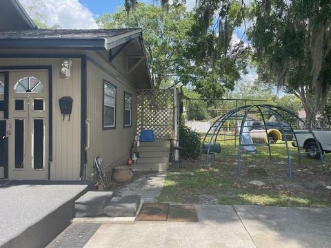 A home in PLANT CITY