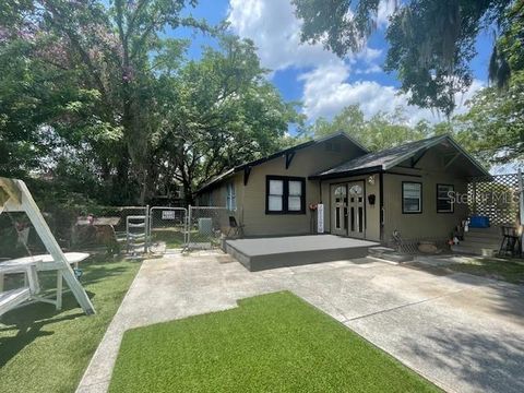 A home in PLANT CITY