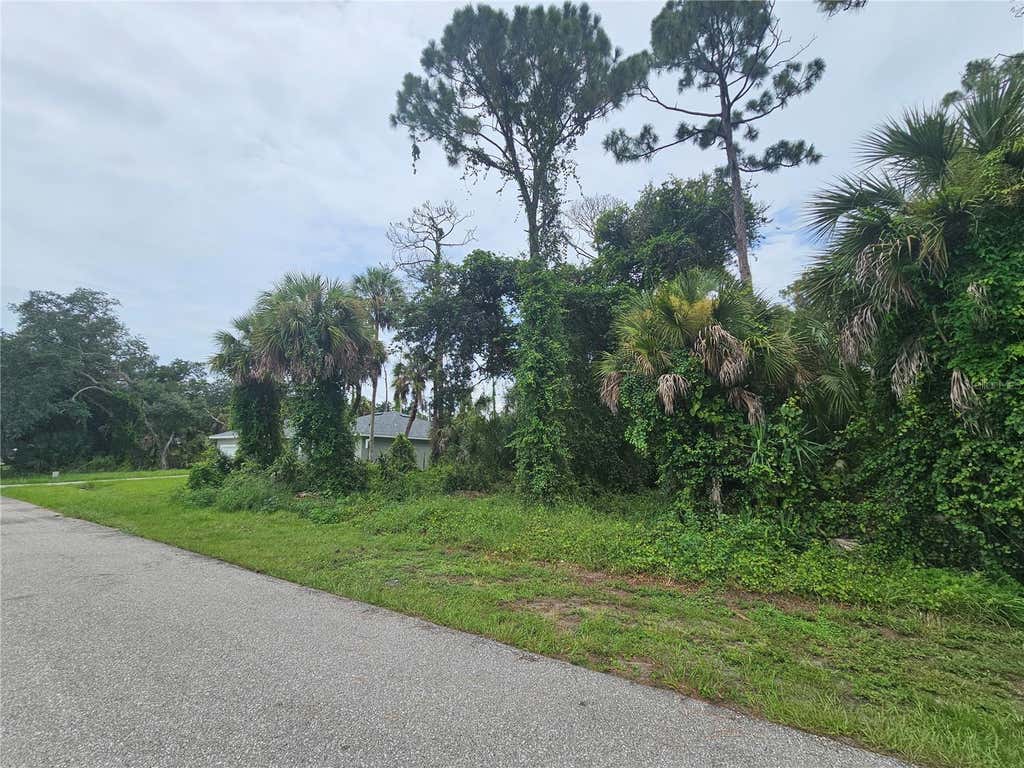Photo of 17112 Doyle Avenue, Port Charlotte, FL 33954 (MLS # C7529201)