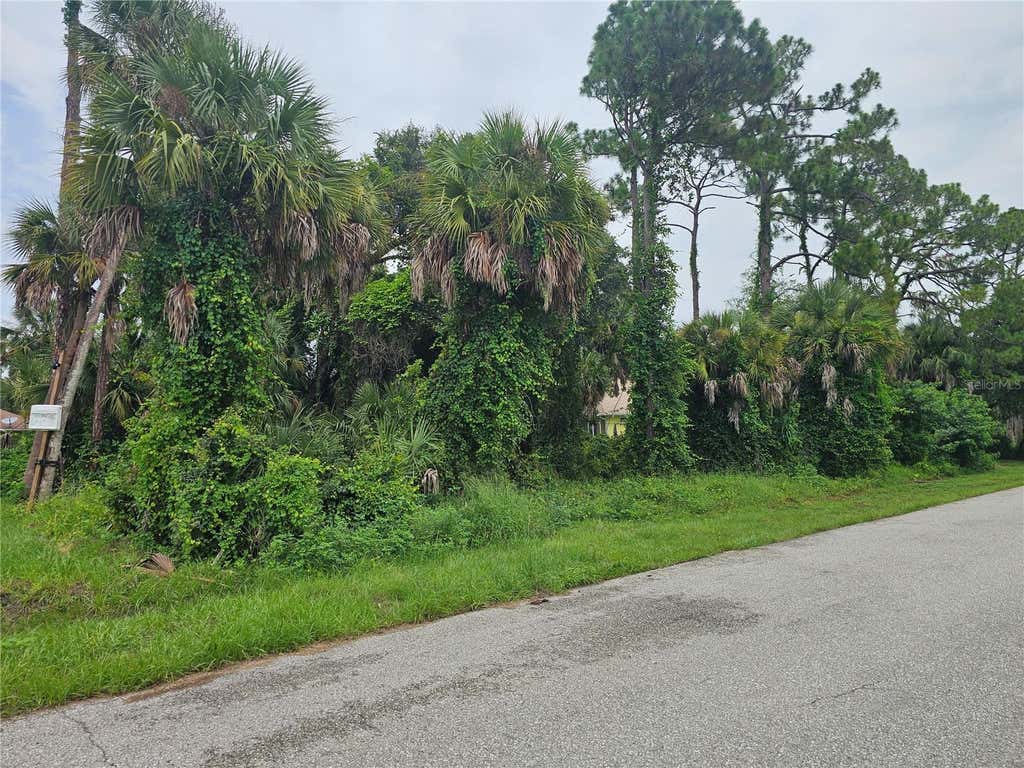 Photo of 17112 Doyle Avenue, Port Charlotte, FL 33954 (MLS # C7529201)