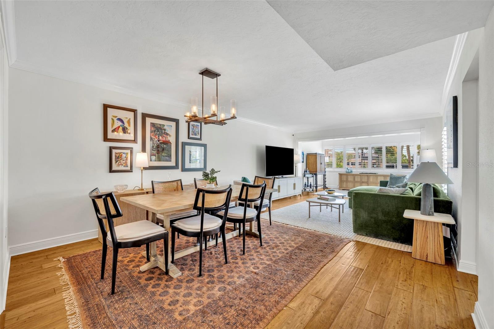 100 S INTERLACHEN AVENUE 203D