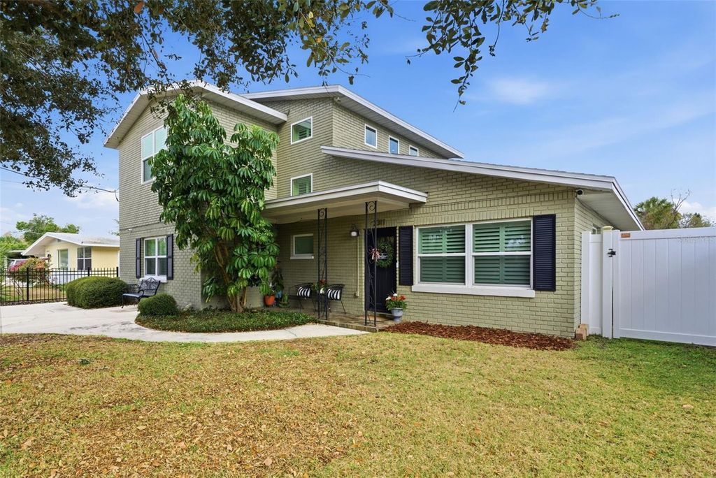 Photo of 3311 Leila Avenue W, Tampa, FL 33611 (MLS # TB8479344)