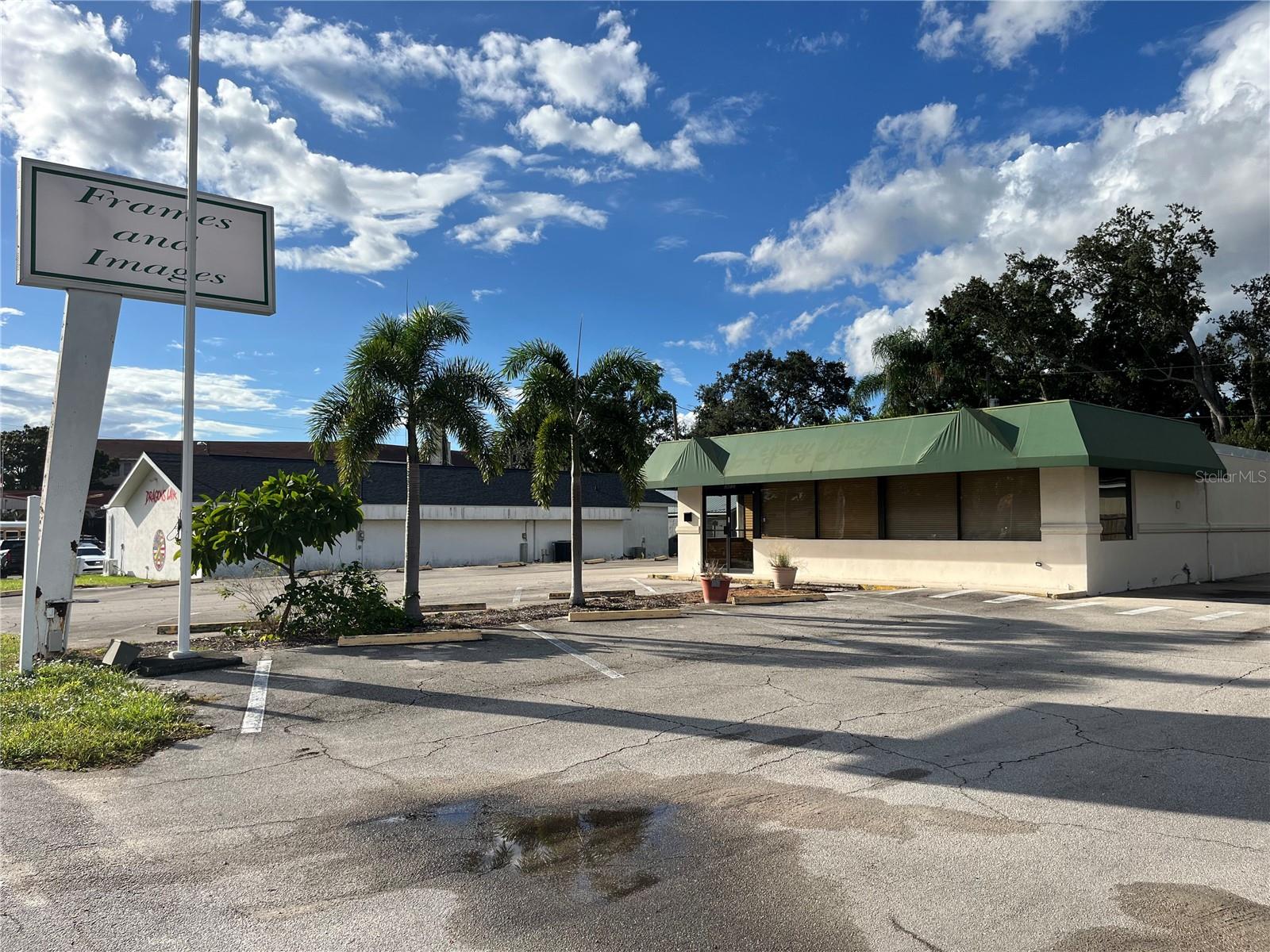 BAY STREET VILLAS - Commercial Sale