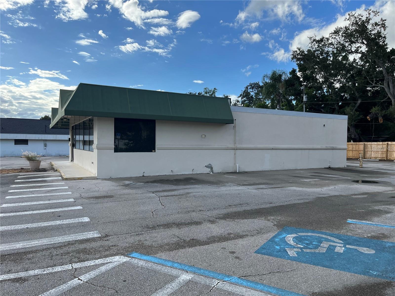 BAY STREET VILLAS - Commercial Sale