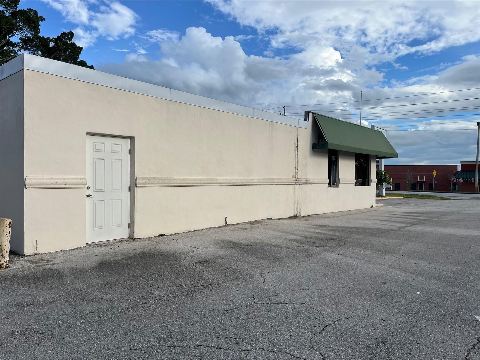 BAY STREET VILLAS - Commercial Sale