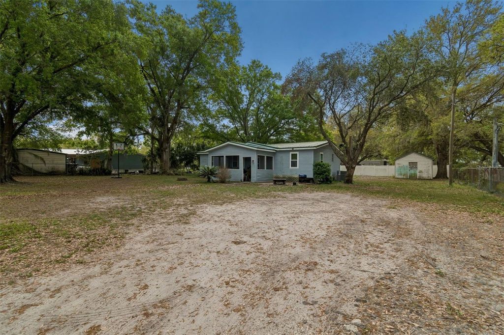 Photo of 4505 Estate Drive, Plant City, FL 33567 (MLS # TB8486526)