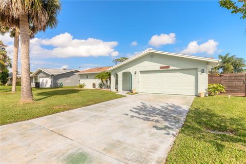 A home in DAYTONA BEACH