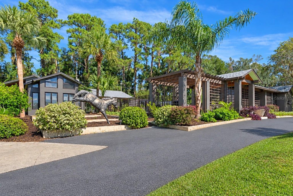 Photo of 9498 NW 60th Avenue, Ocala, FL 34482 (MLS # OM734086)