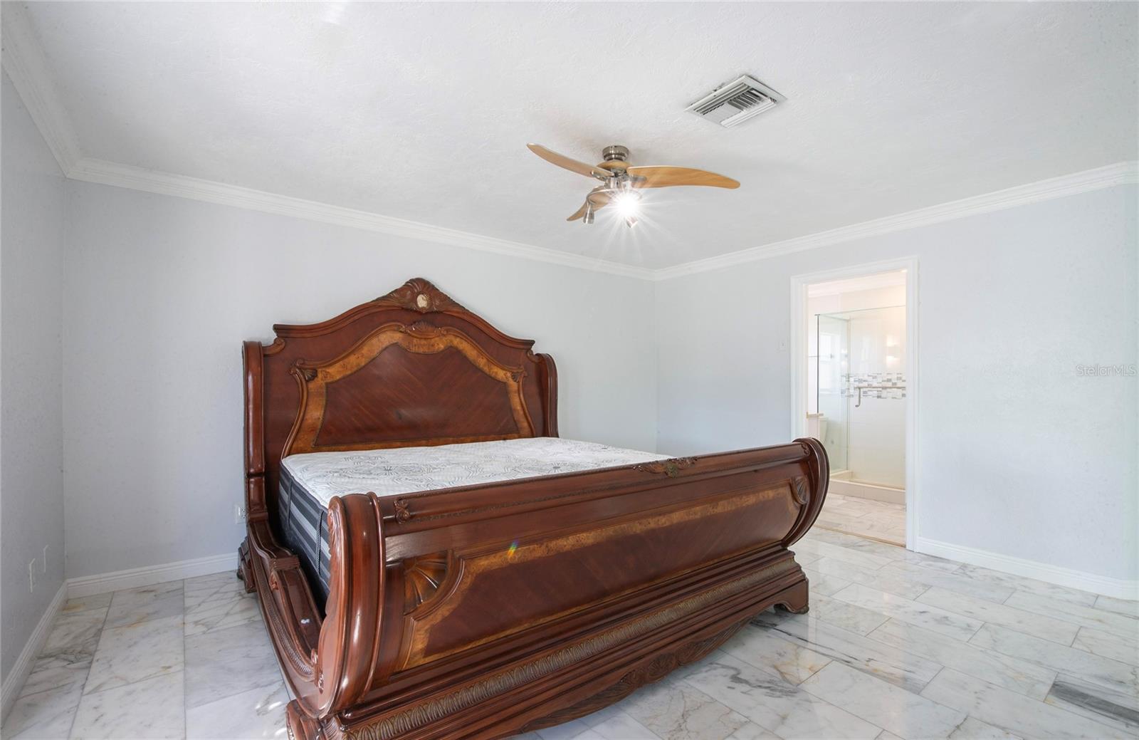 CRYSTAL ISLAND - Residential