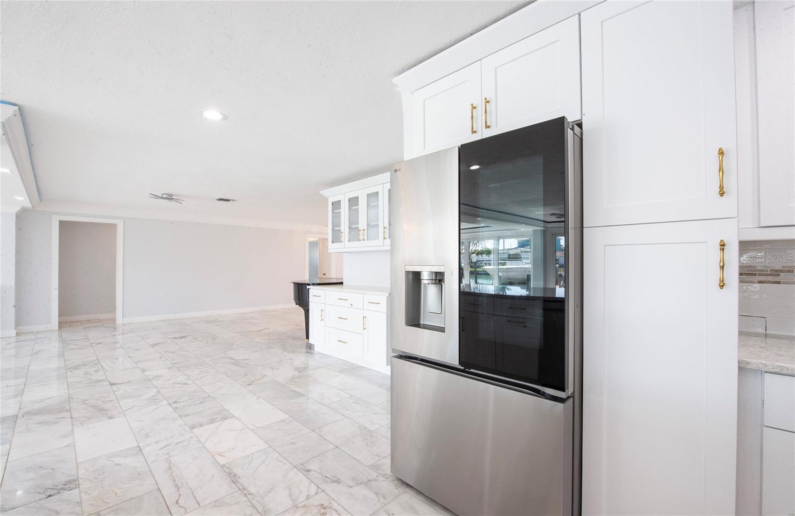CRYSTAL ISLAND - Residential