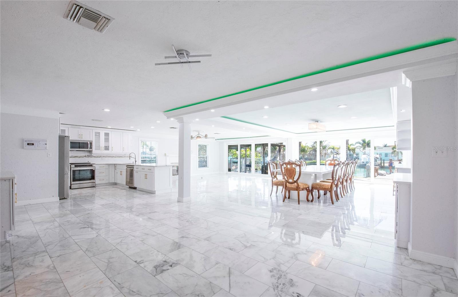 CRYSTAL ISLAND - Residential