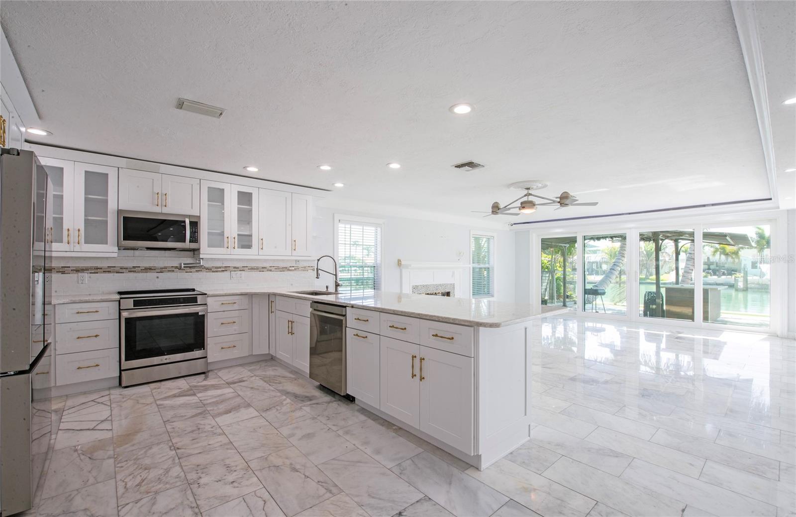 CRYSTAL ISLAND - Residential