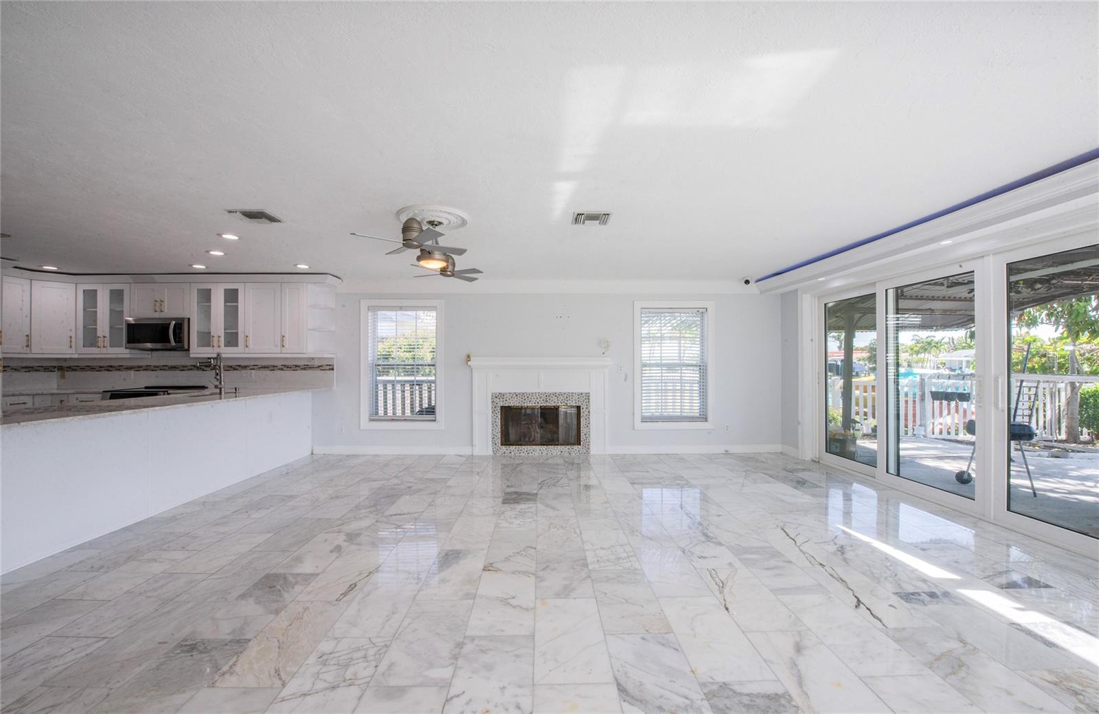 CRYSTAL ISLAND - Residential